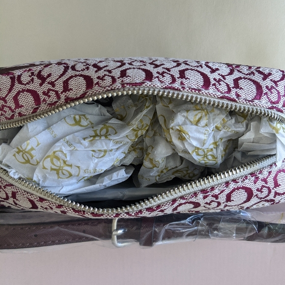 Guess bag - Picture 3 of 4